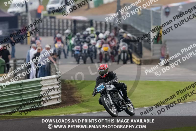 Vintage motorcycle club;eventdigitalimages;mallory park;mallory park trackday photographs;no limits trackdays;peter wileman photography;trackday digital images;trackday photos;vmcc festival 1000 bikes photographs
